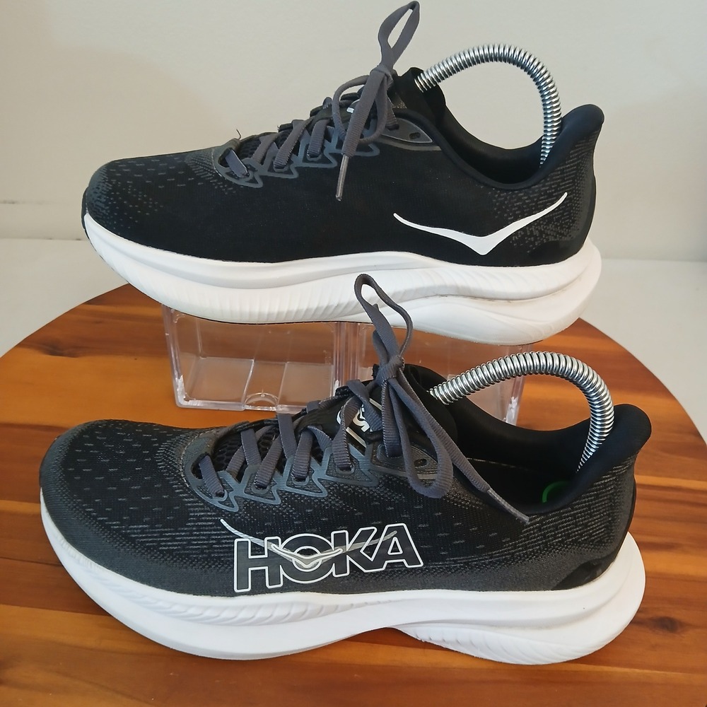 Hoka One One Mach 6 Womens 8 Black Running Shoes Sneakers 1147810 BWHT